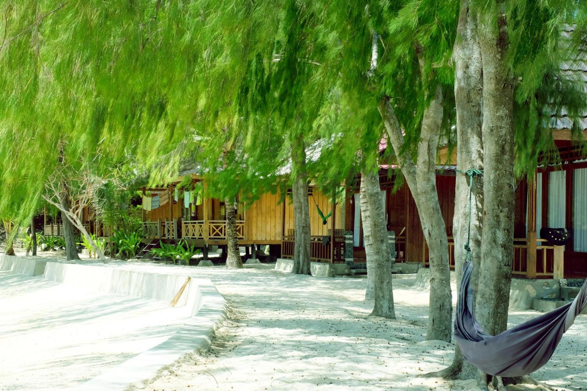 Bolilanga Island Resort - Togean Island Angkayo Extérieur photo